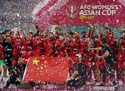 中国女足球员努力备战大赛,争夺赛场胜利视频